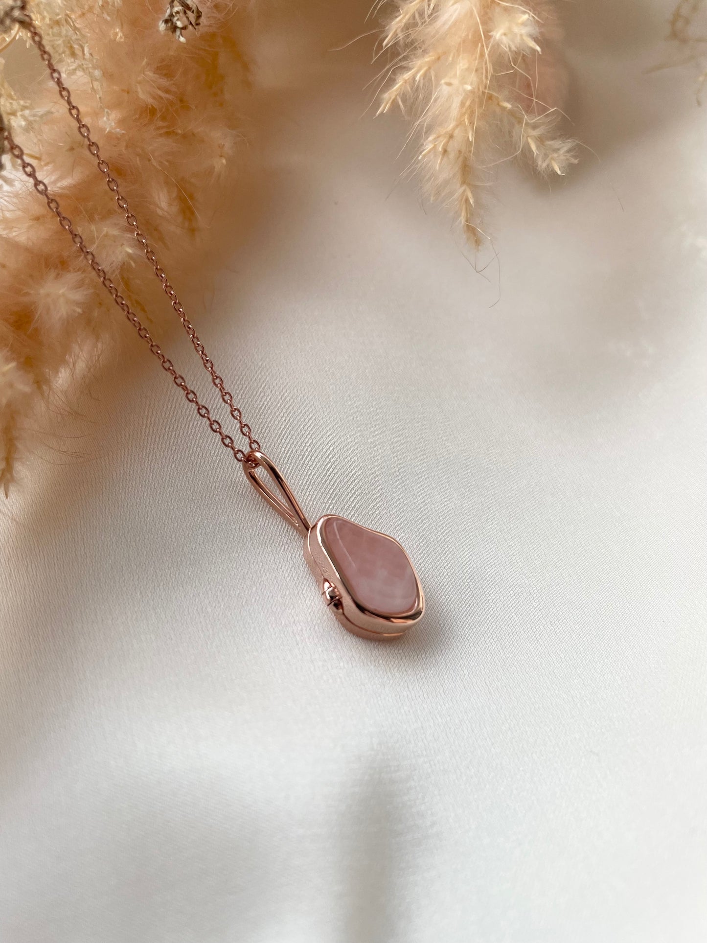 Islet Locket in Rose Gold Vermeil with Rose Quartz