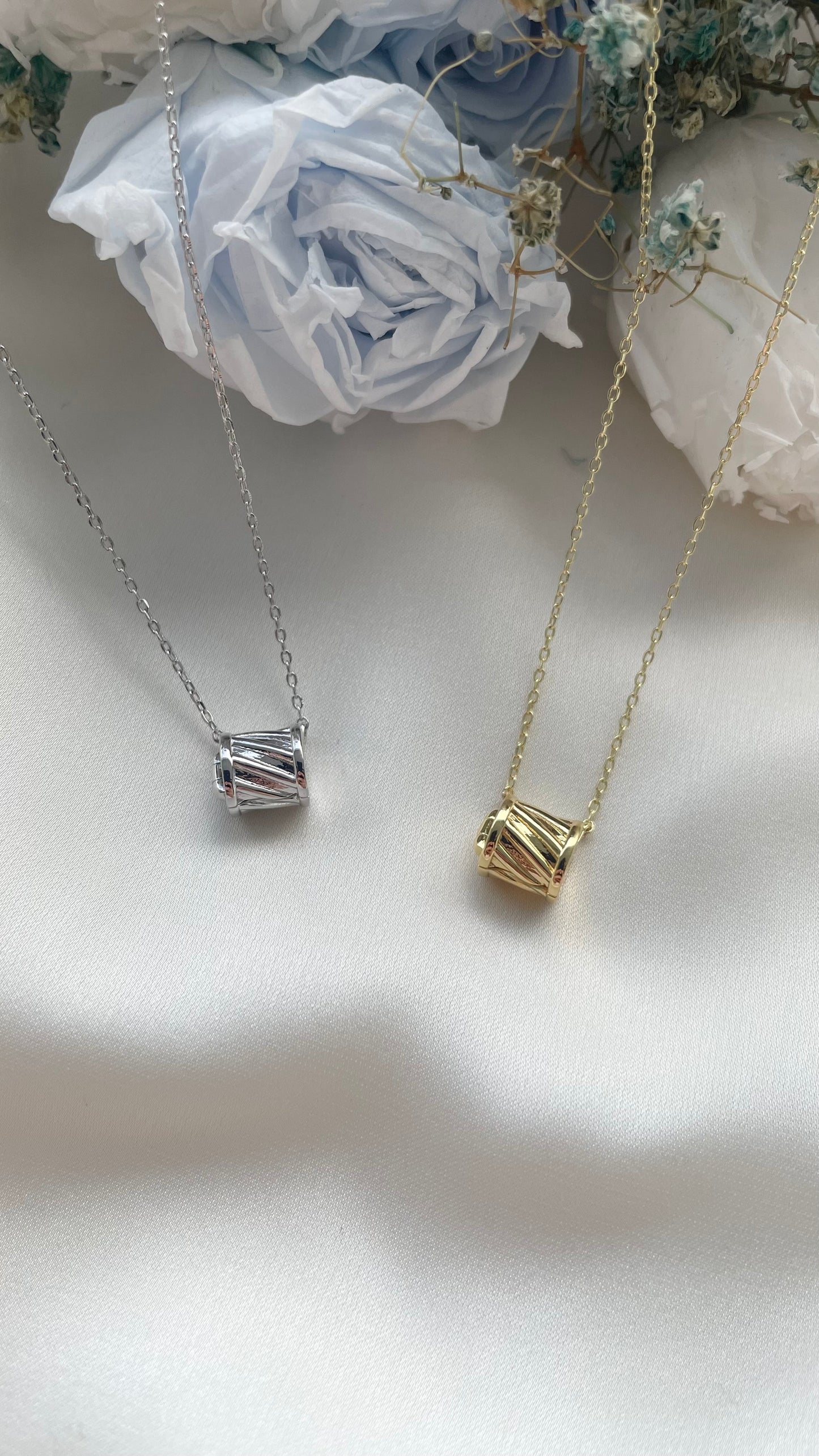 Barrel Locket in Gold Vermeil