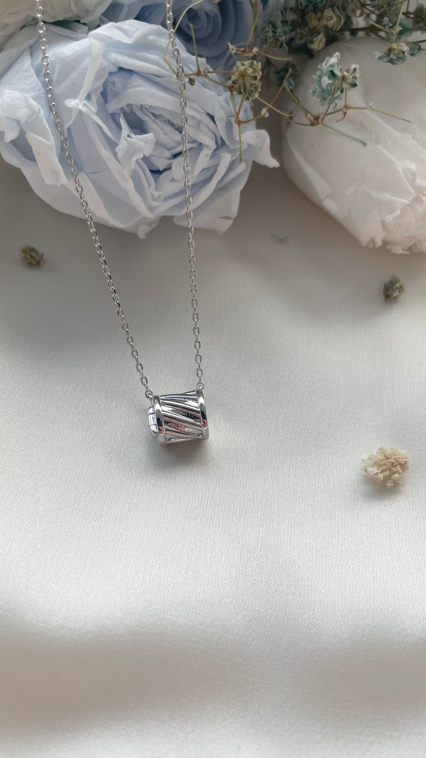 Barrel Locket in Sterling Silver