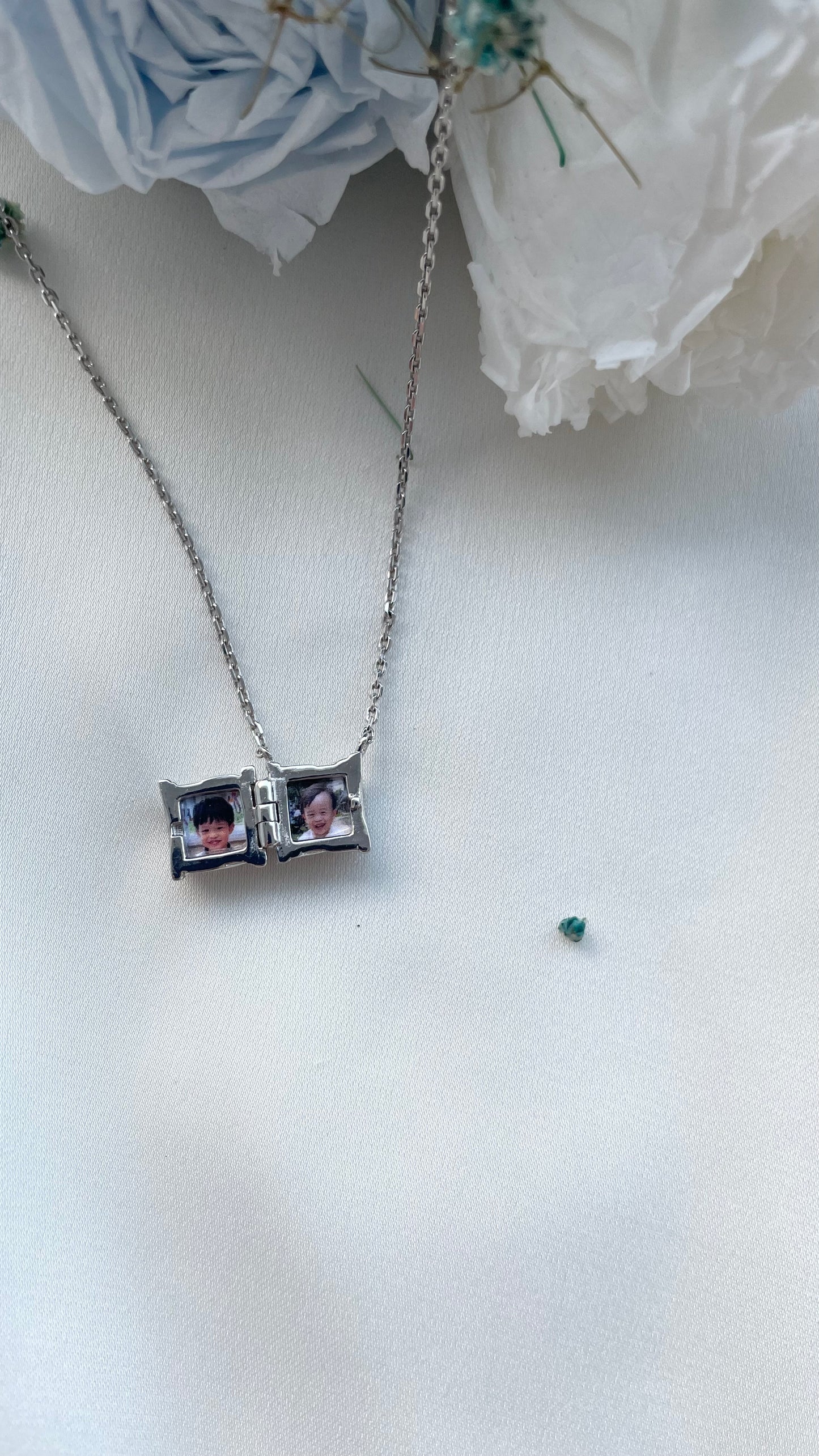Barrel Locket in Sterling Silver