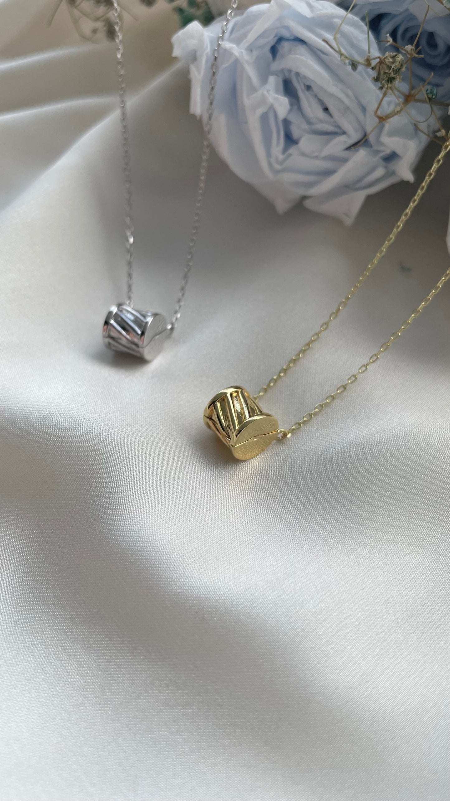 Barrel Locket in Gold Vermeil