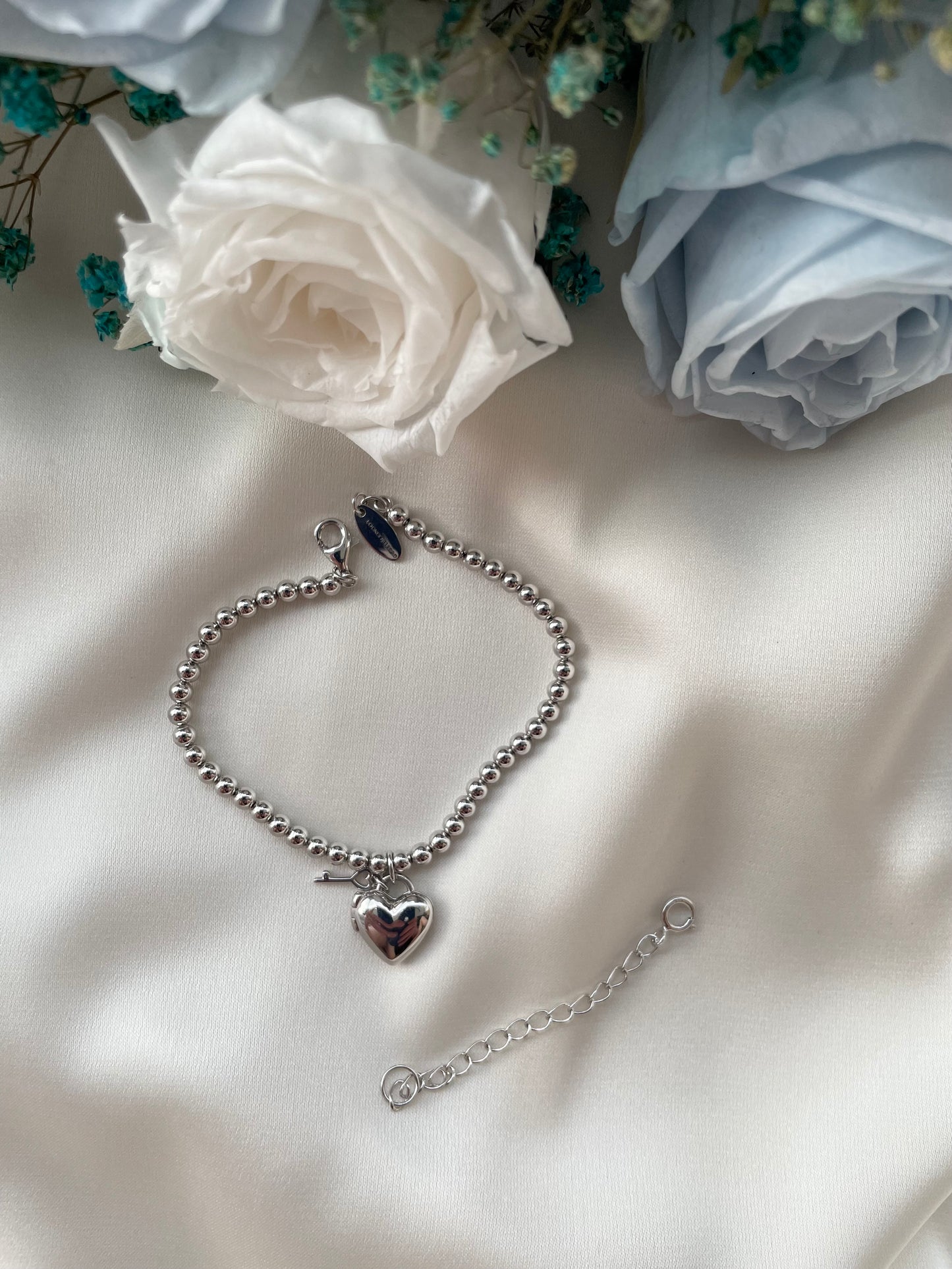 (backorder) Heart Padlock Bracelet (Beaded) in Silver