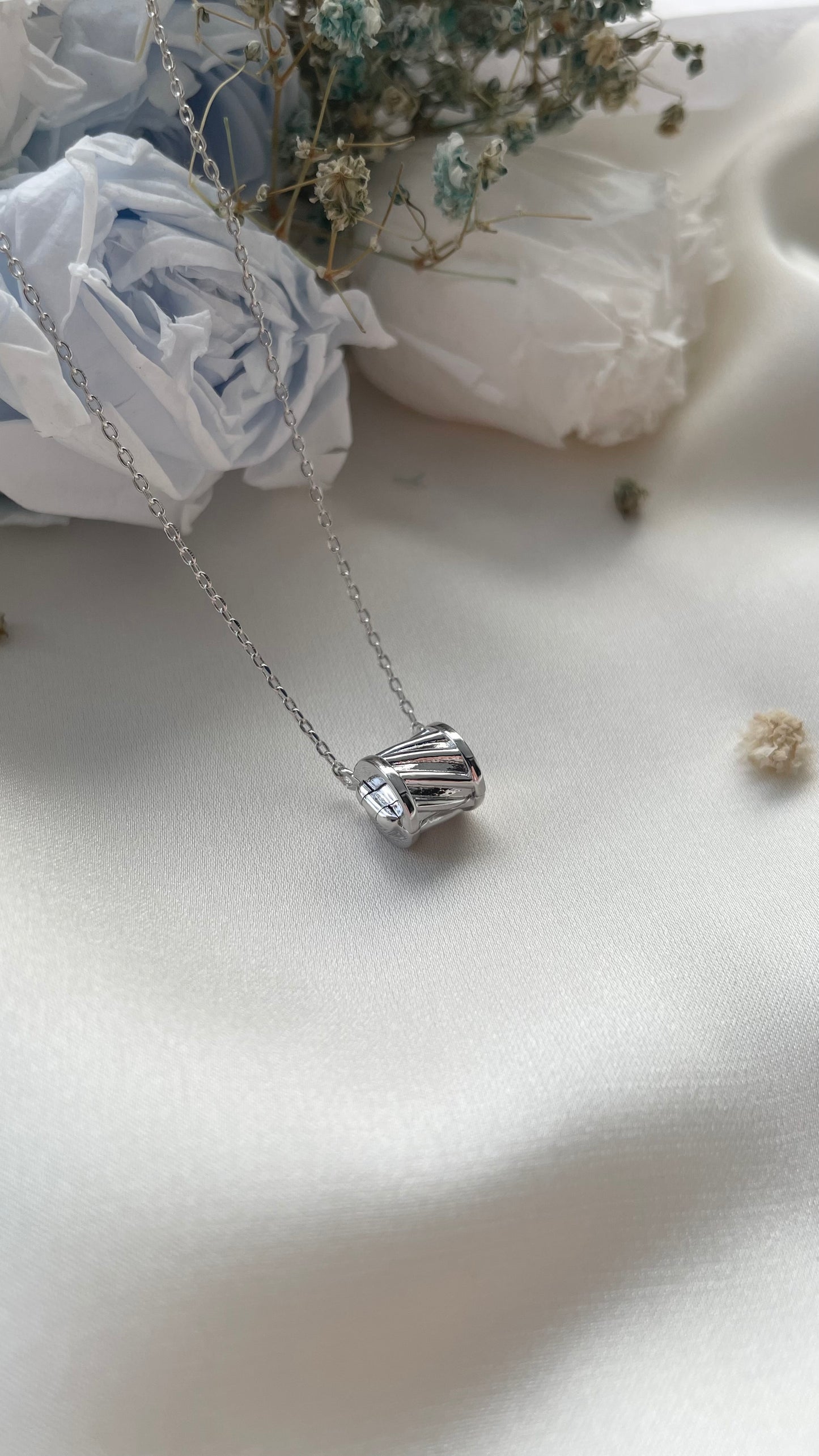 Barrel Locket in Sterling Silver
