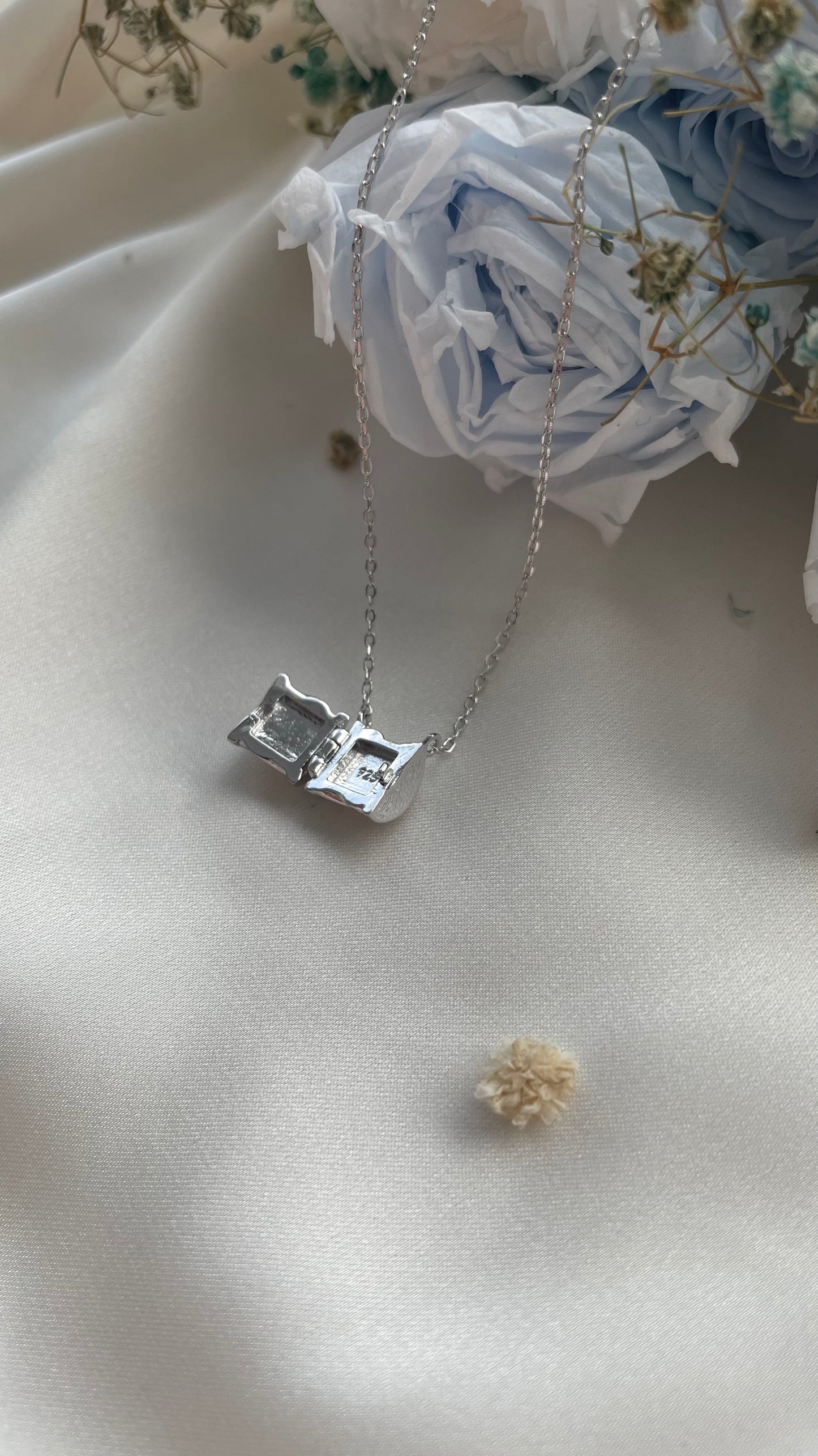 Barrel Locket in Sterling Silver