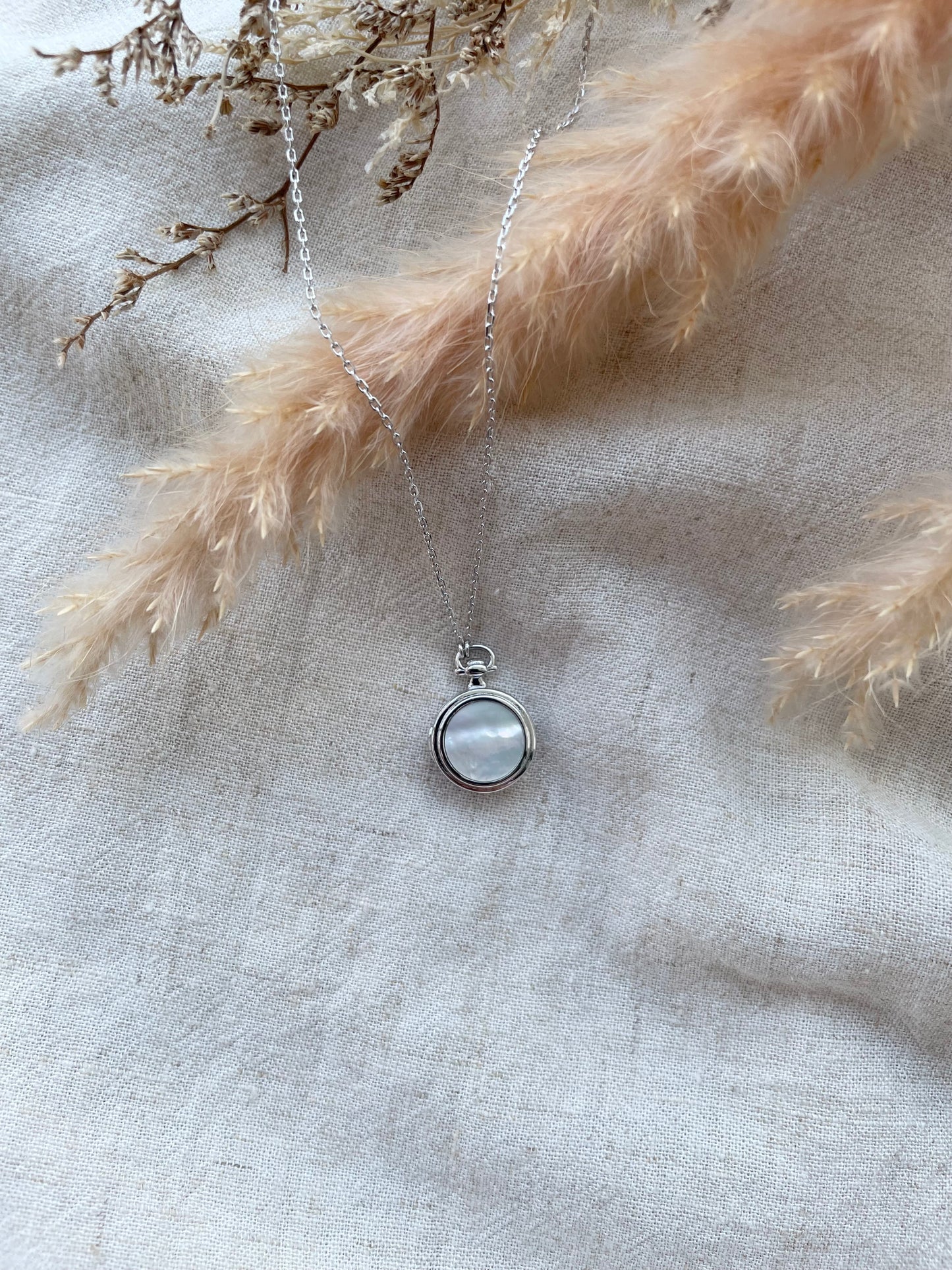 Mother of Pearl Pocket Watch in Solid Gold 18K