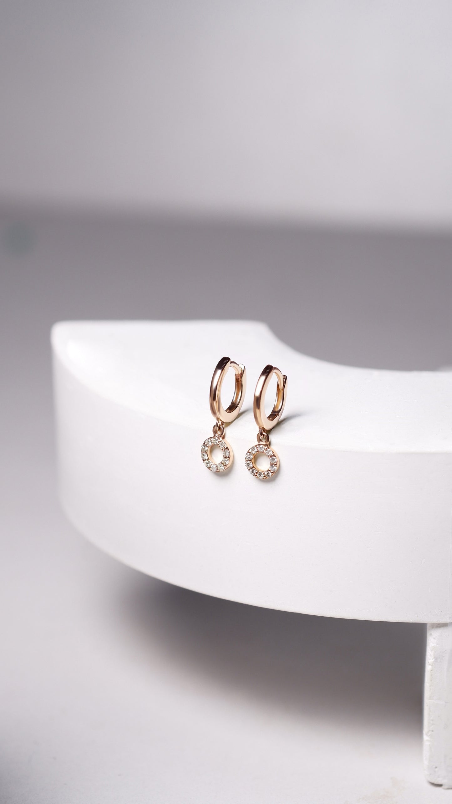 (Instock) 18K Circle Diamond Swing Earrings