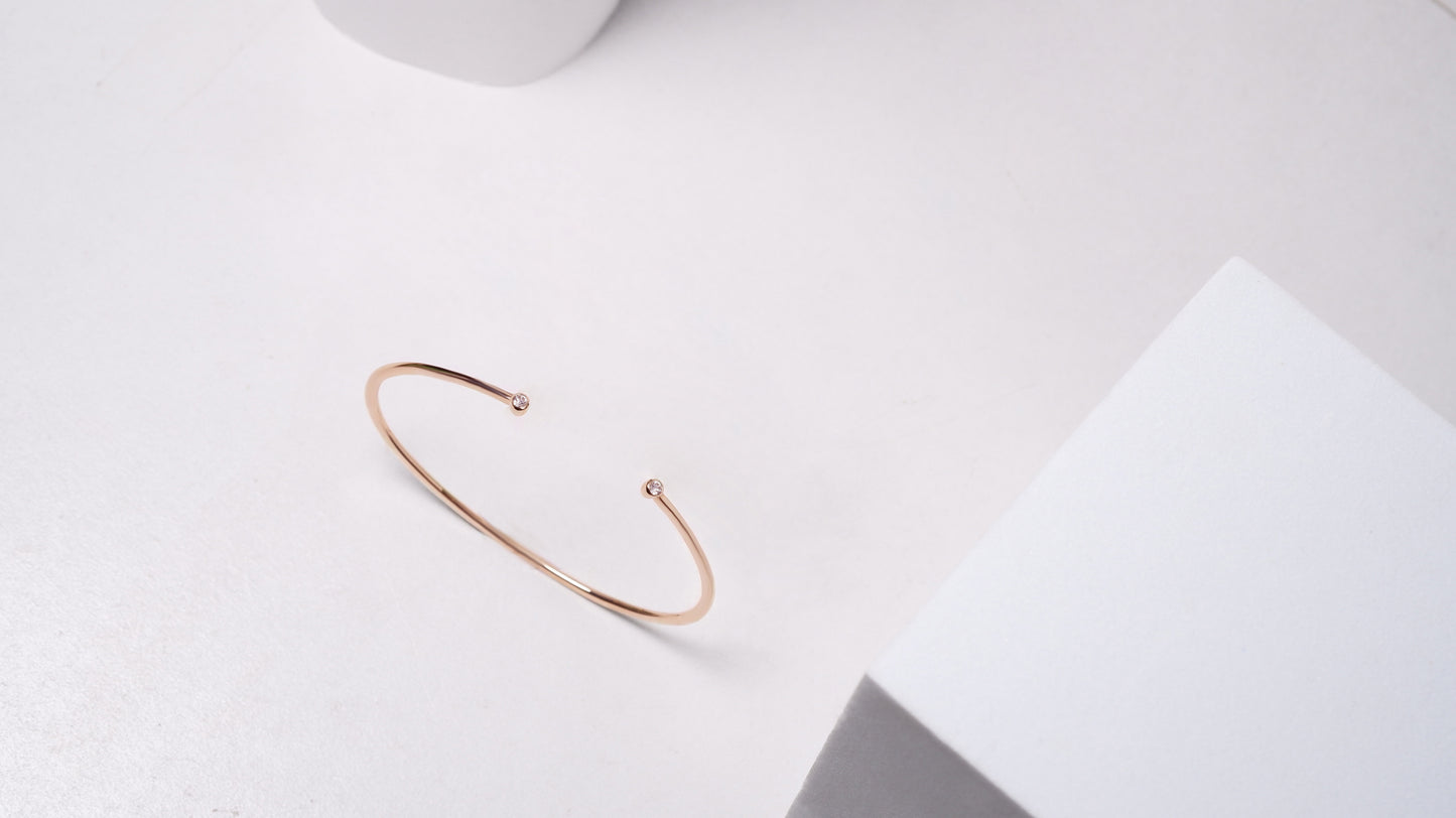 (Preorder) 18K Open Diamond Minimalist Bangle