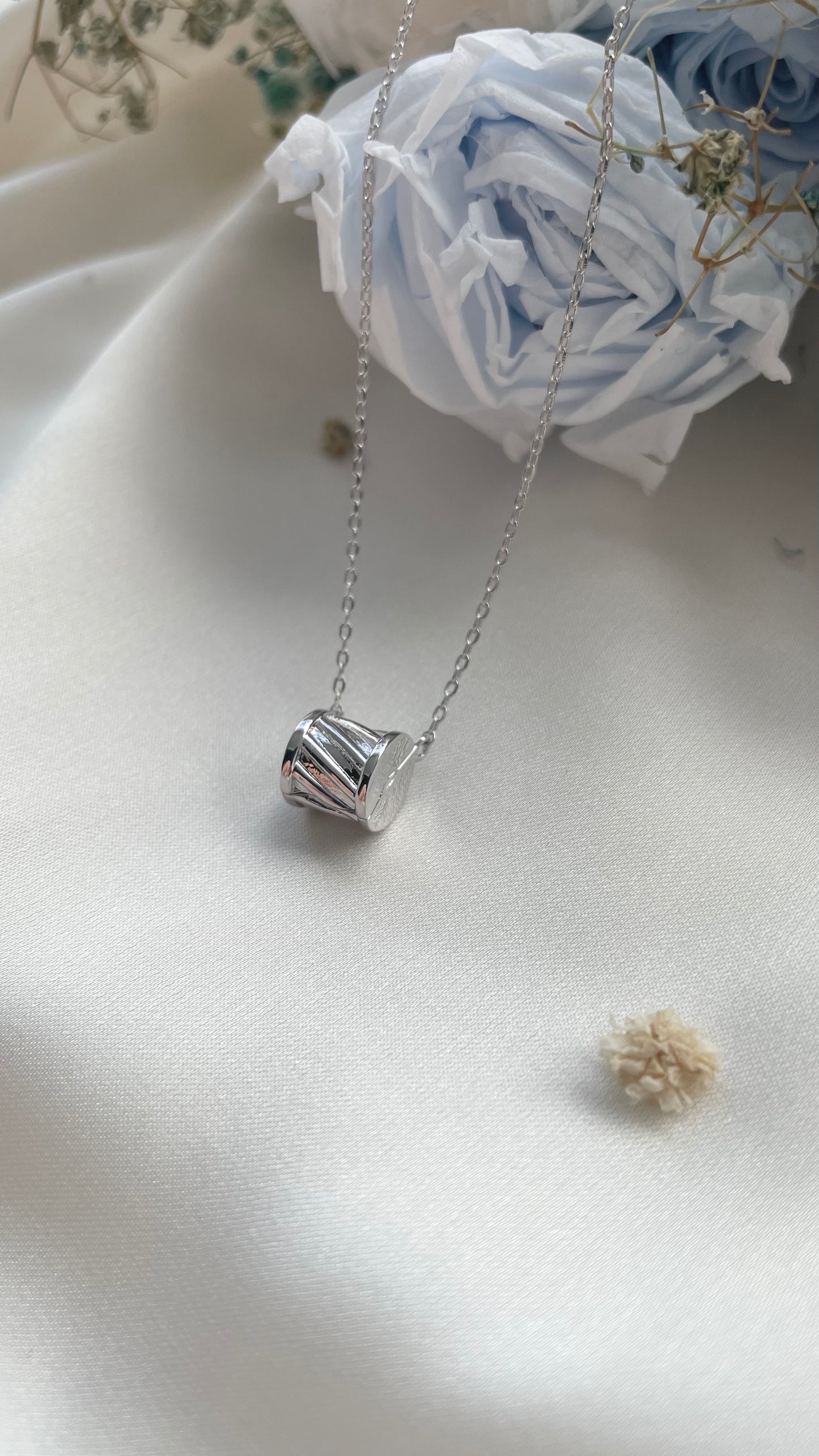Barrel Locket in Sterling Silver