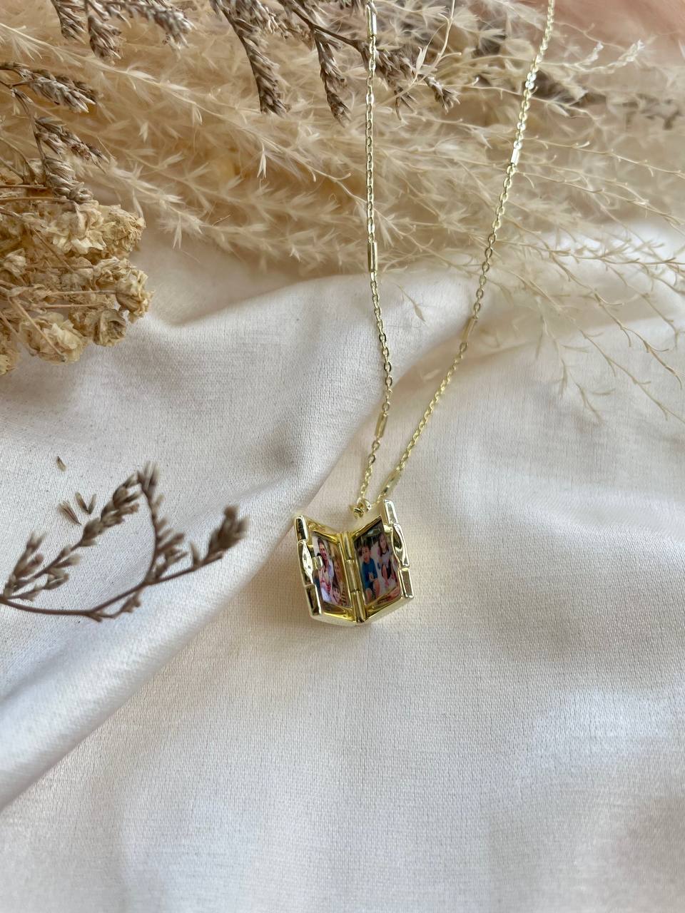 Square Locket In Gold Vermeil