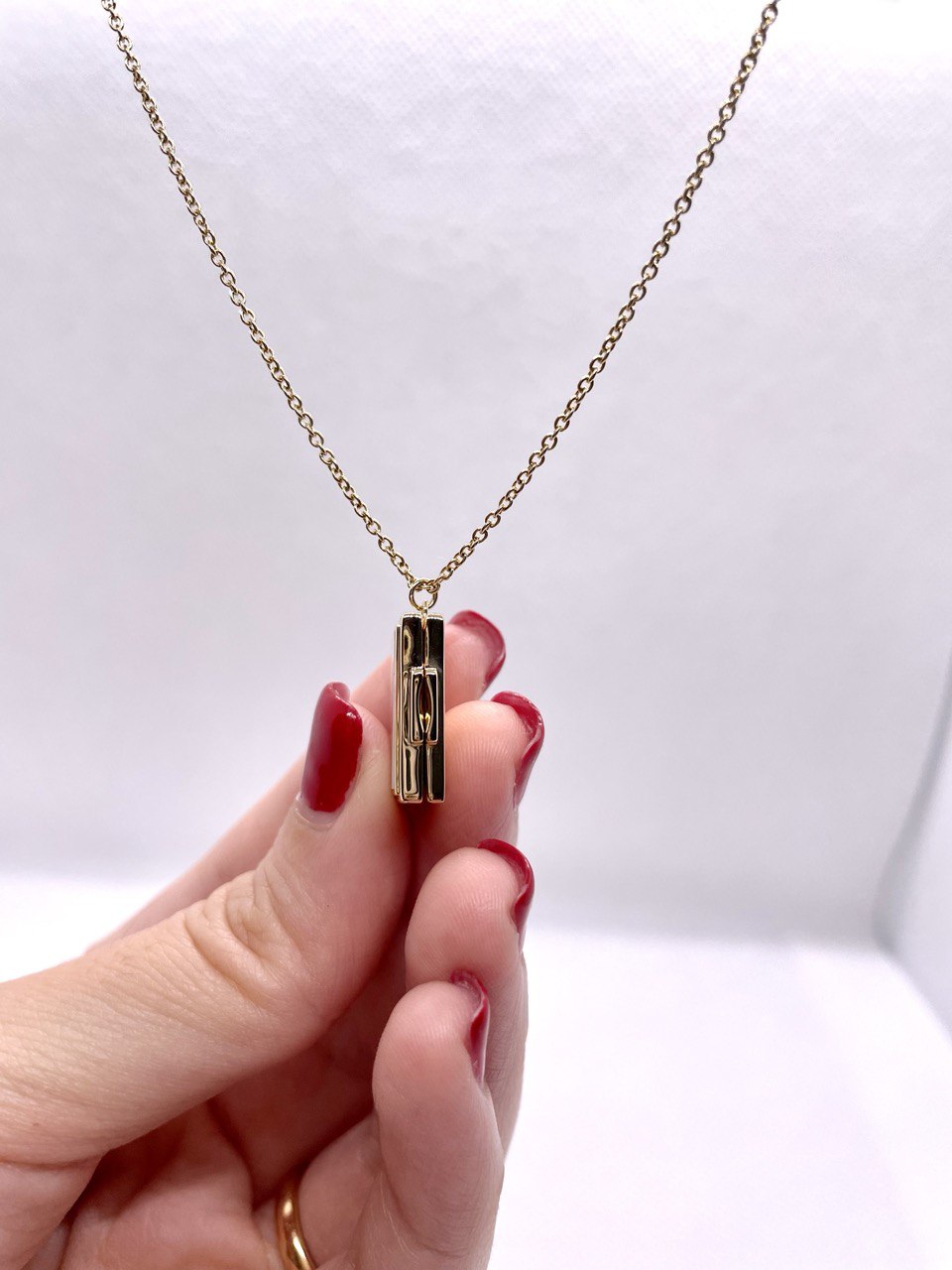 Mother of Pearl Locket In Solid Gold 18K & 14K