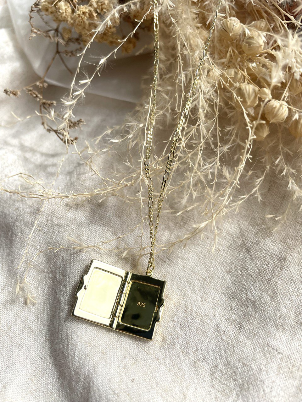 Mother of Pearl Rectangle Locket