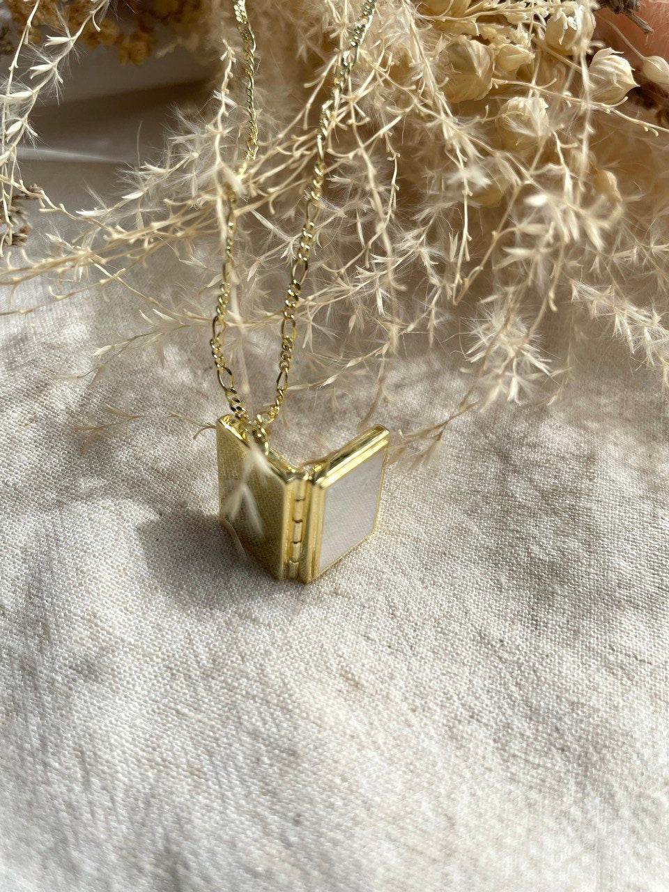 Mother of Pearl Rectangle Locket