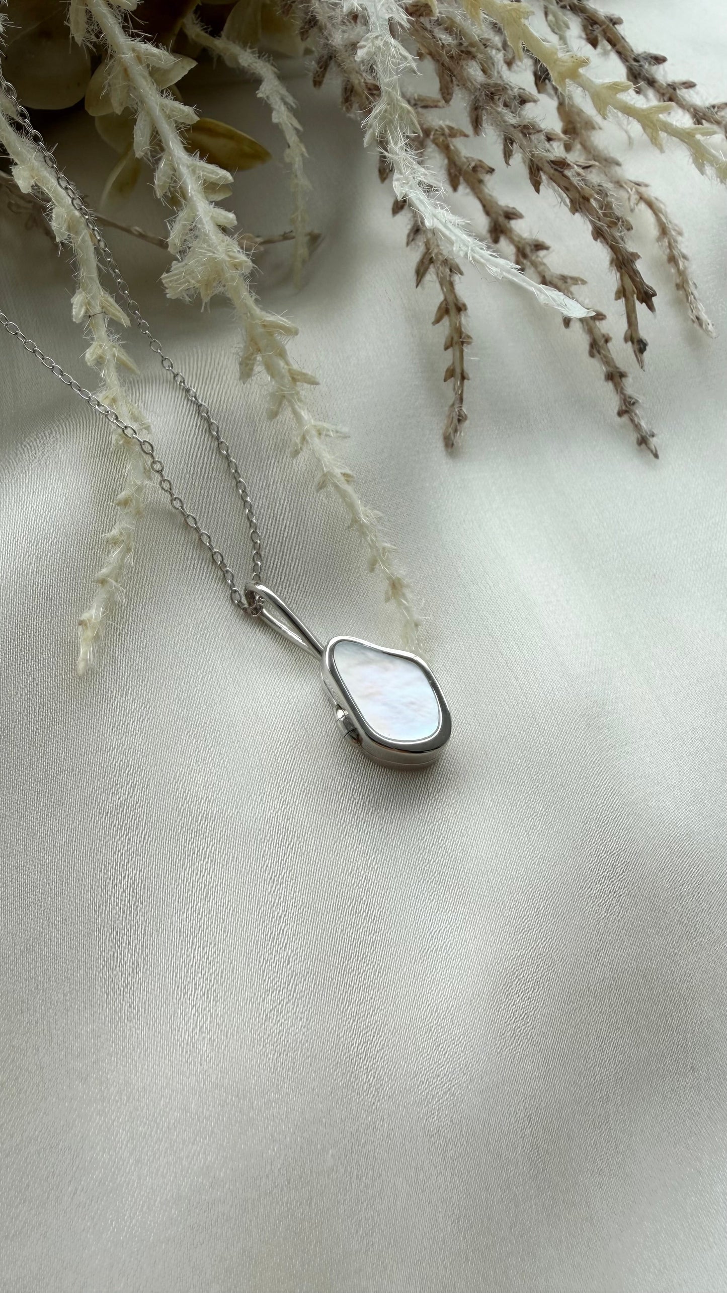 Islet Locket