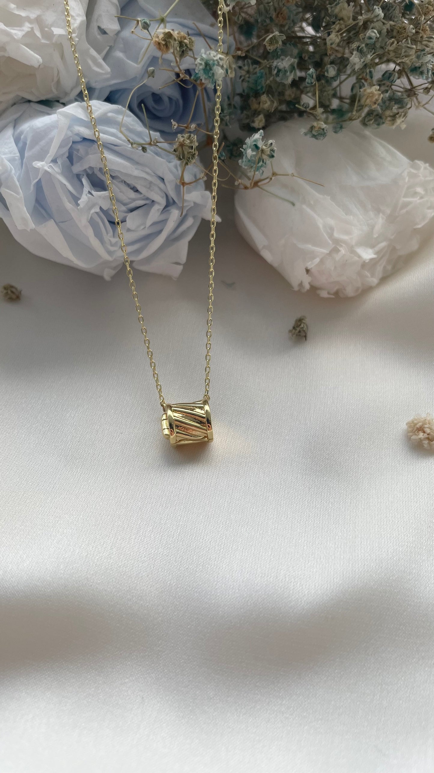 Barrel Locket in Gold Vermeil