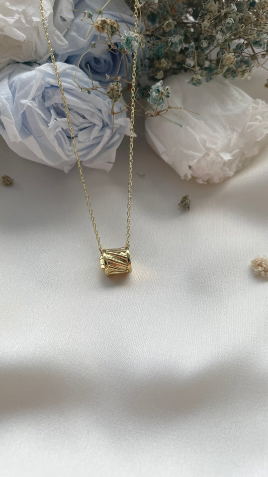 Barrel Locket in Gold Vermeil