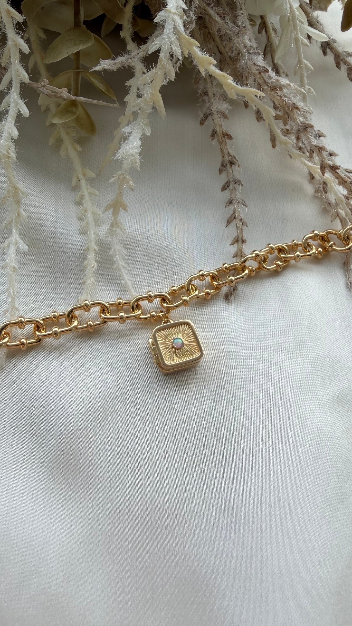 Dawn Bracelet Locket in Gold Vermeil