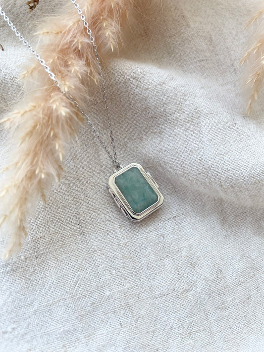 Blue Aventurine Locket in White Gold 18K