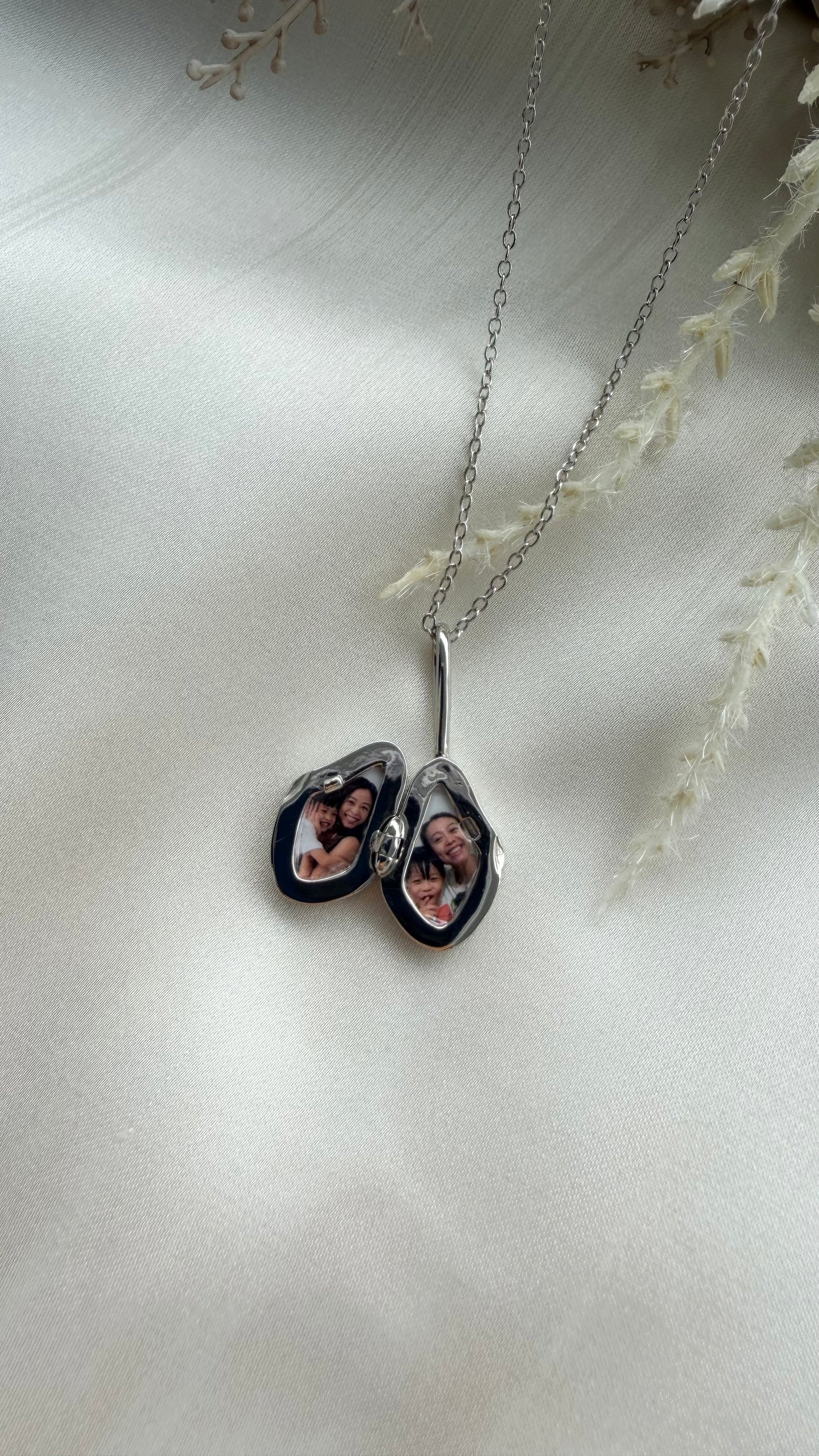Islet Locket in Sterling Silver
