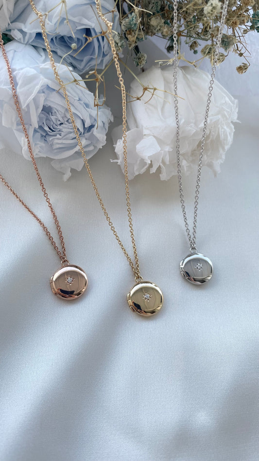 (PREORDER) Circle Locket with Diamond in Solid Gold 18K