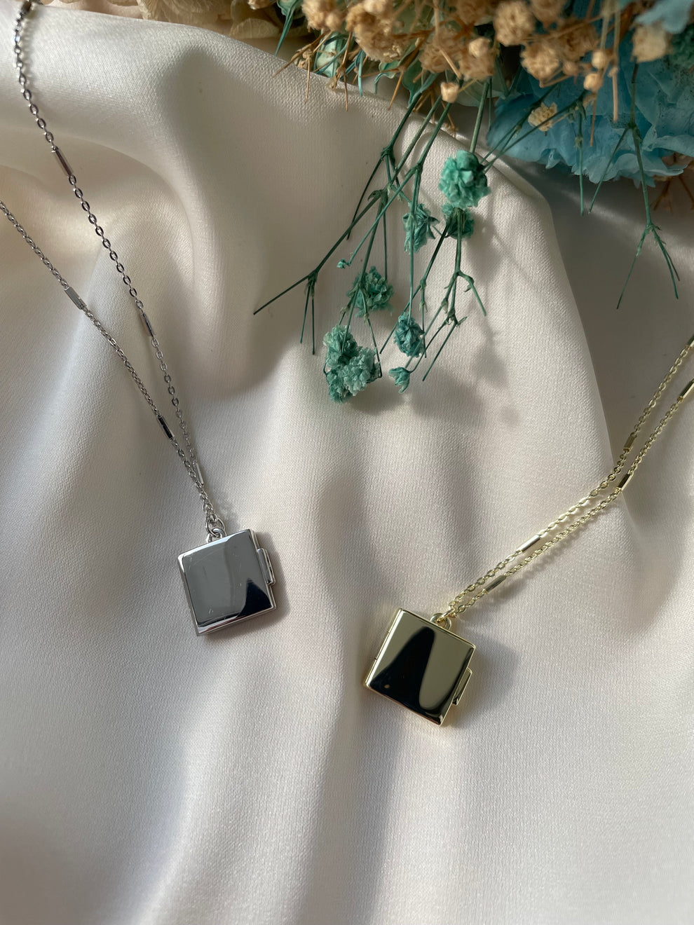 Square Locket In Solid Gold 18K & 14K – Locket Allegro