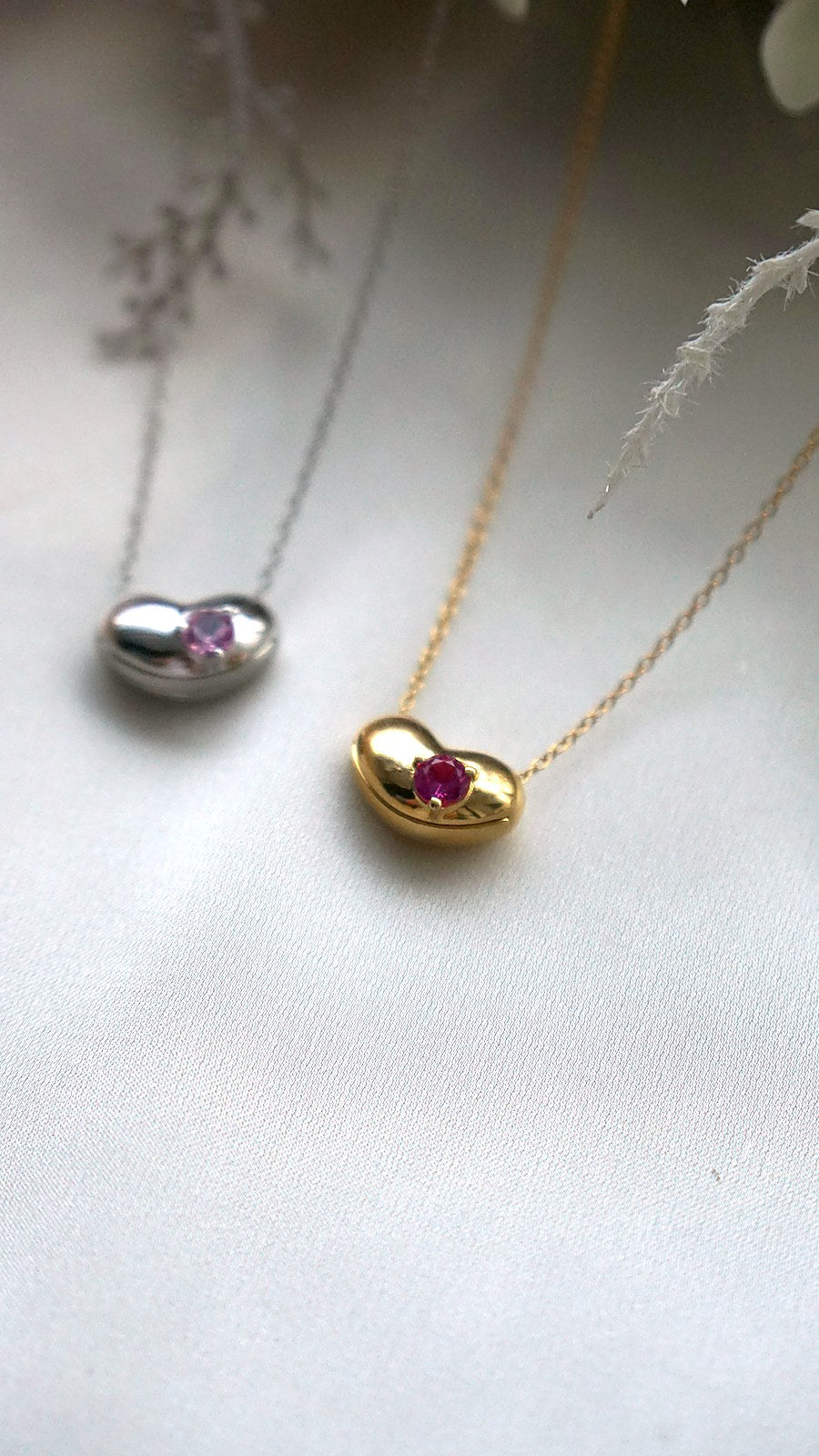 Pebble Locket - Limited Edition x Kara Edit (Solid Gold)