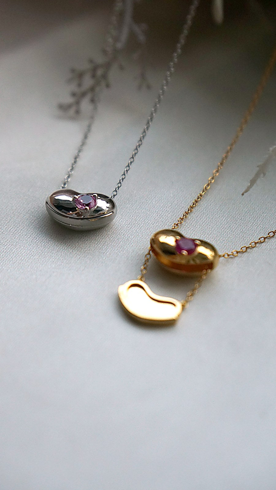 Pebble Locket - Limited Edition x Kara Edit (Solid Gold)