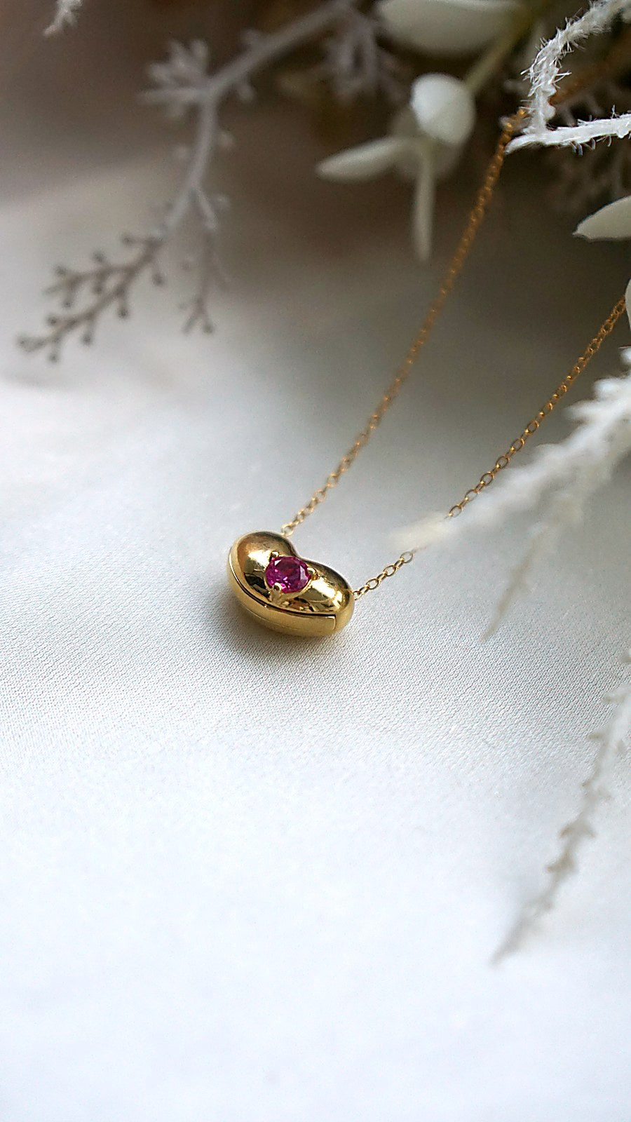 Pebble Locket - Limited Edition x Kara Edit (Solid Gold)