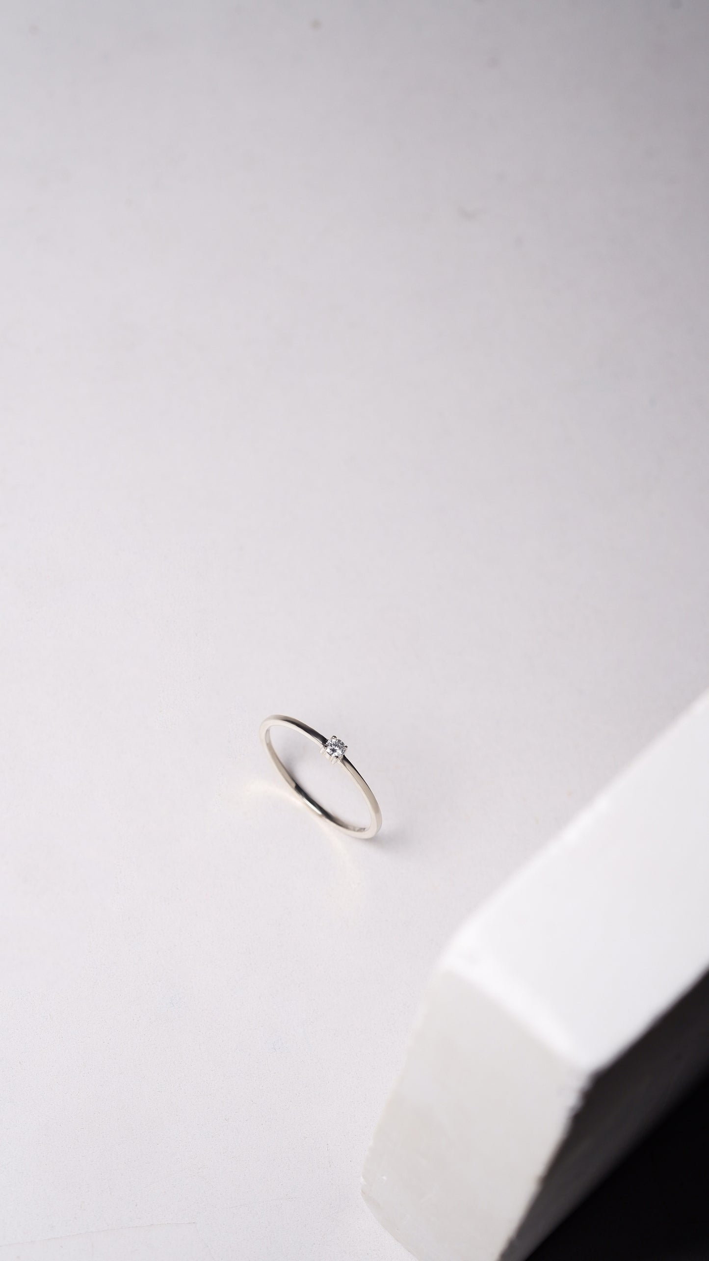 (Instock) Minimalist Diamond Ring