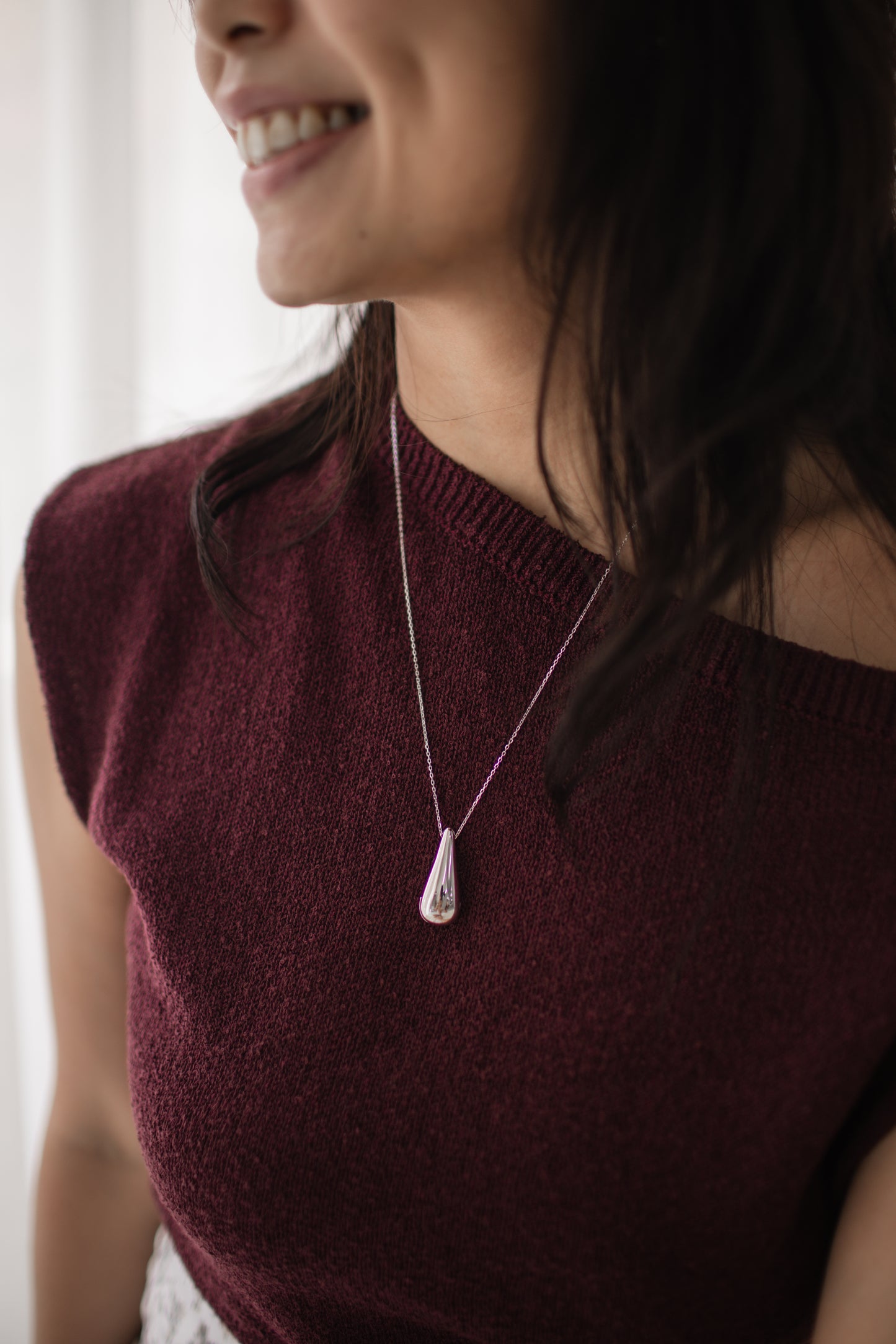 Sliding Teardrop Locket in Solid Gold 18K & 14K