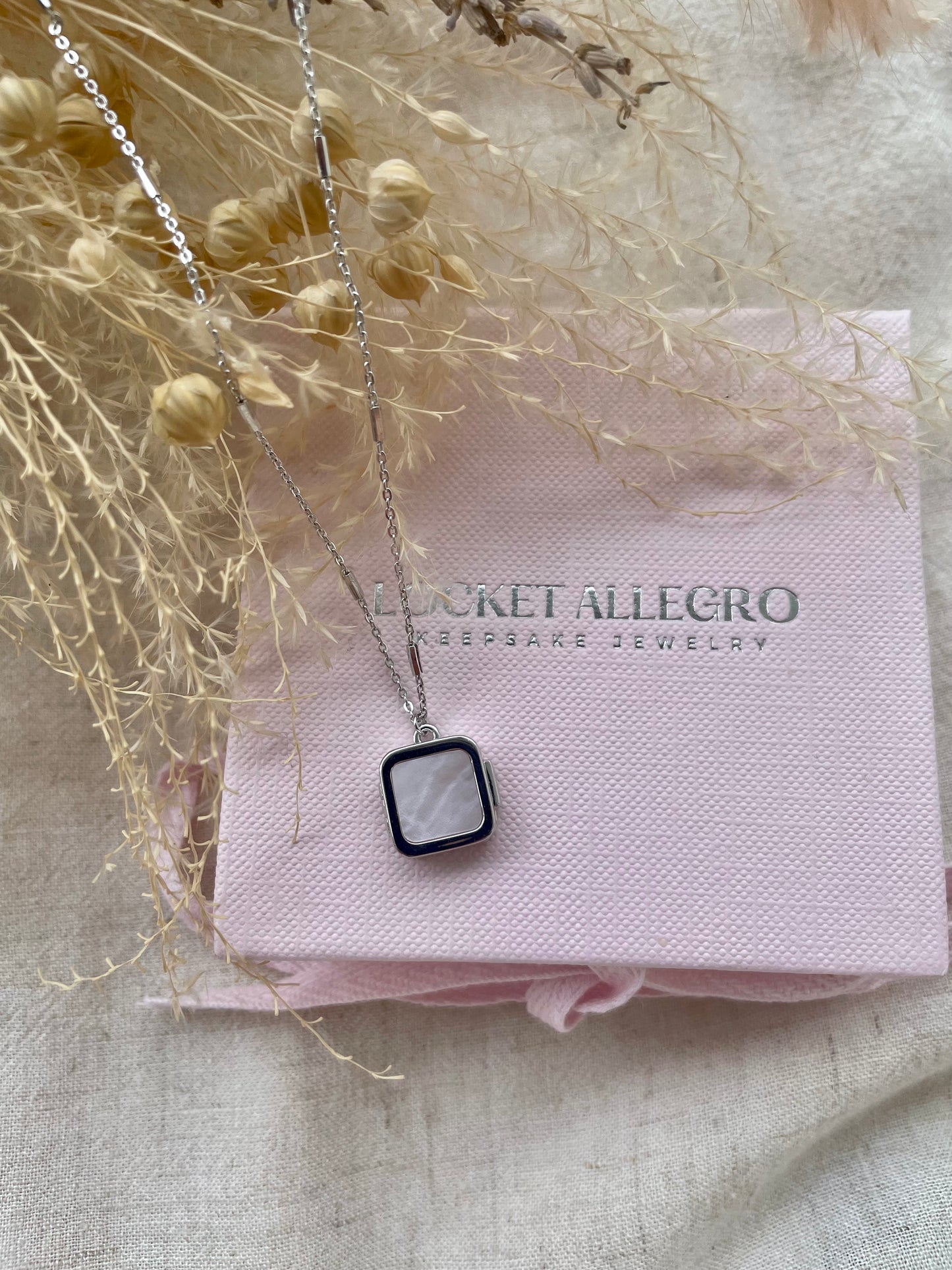 Square locket with Pink Mother of Pearl