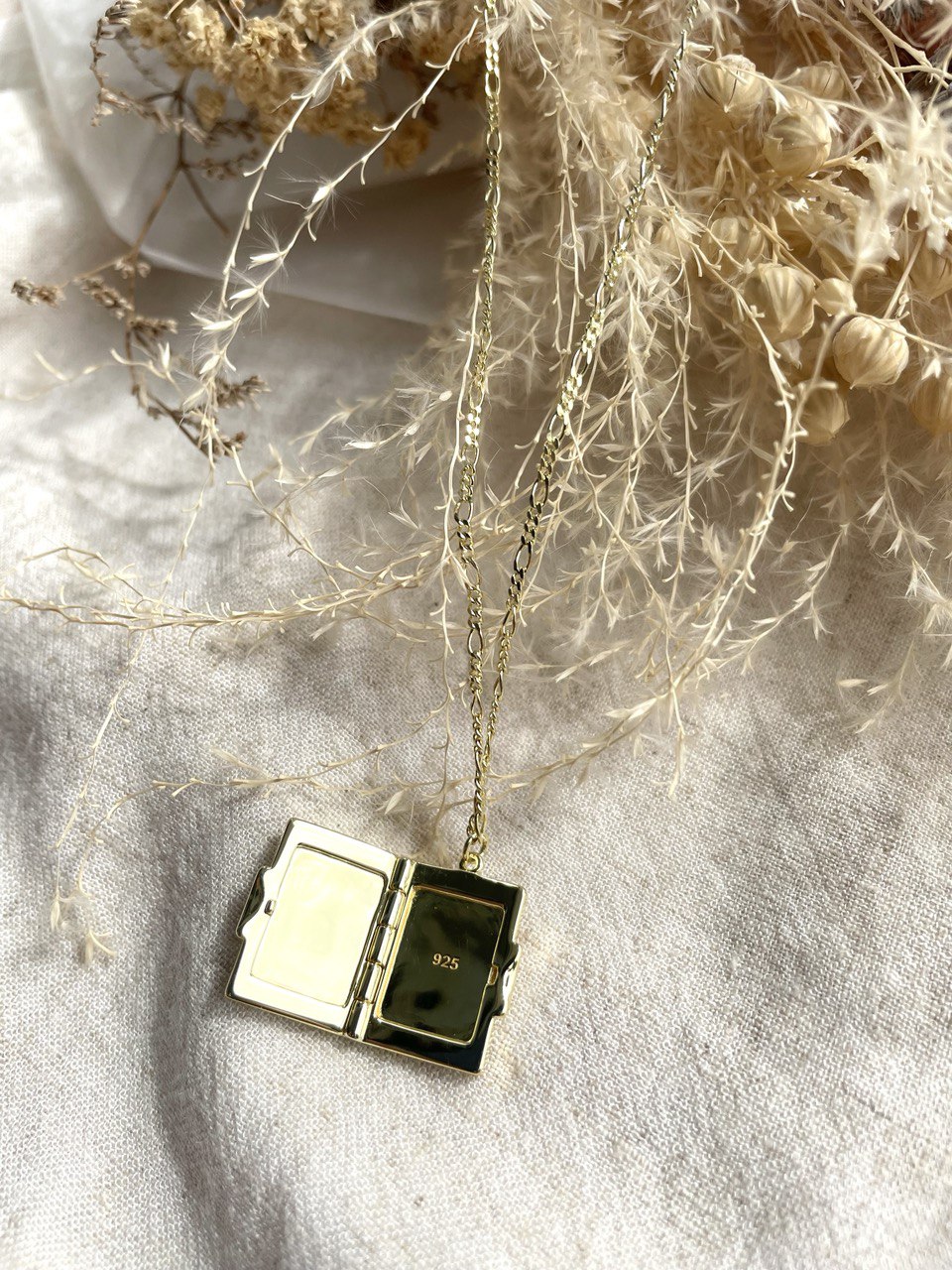 Mother of Pearl Locket In Gold Vermeil