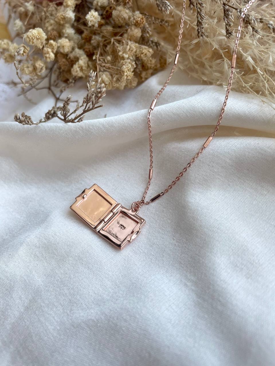 Square Locket In Rose Gold Vermeil