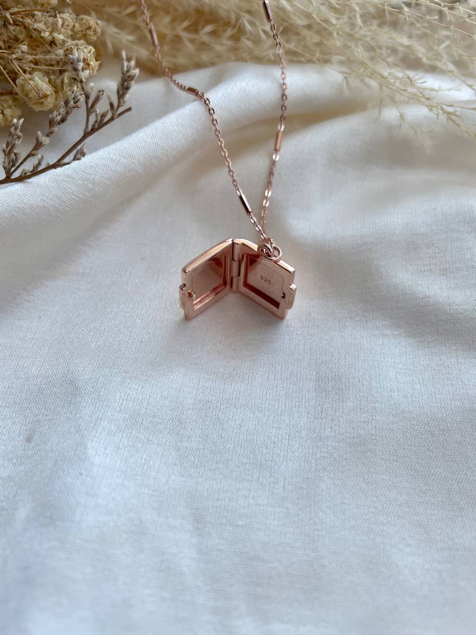 Square Locket In Rose Gold Vermeil